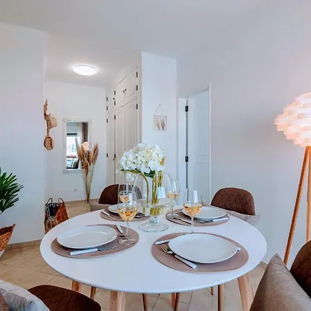 Апартаменты 1 Bed With Pool In