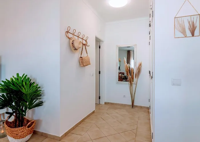 Apartman 1 Bed With Pool In *