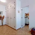 1 Bed With Pool In Apartman *