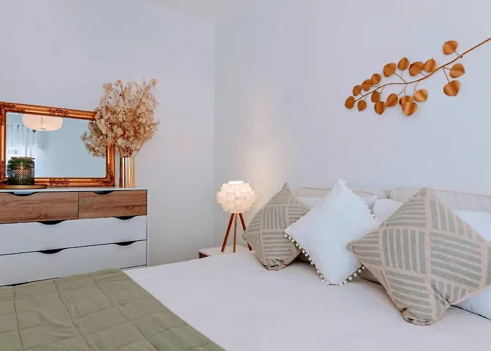 1 Bed With Pool In 아파트 *